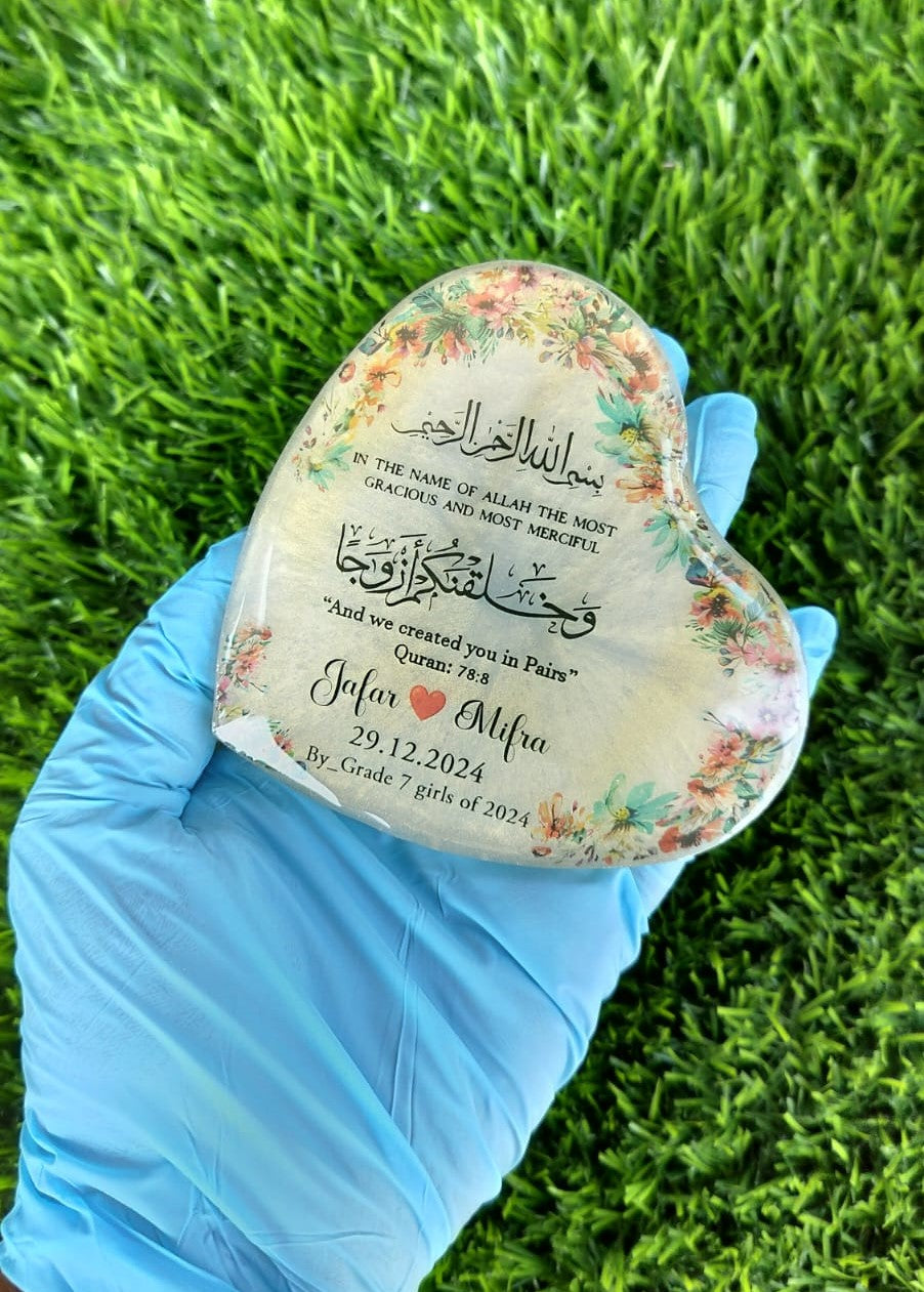 Heart frame- 4 inches with stand